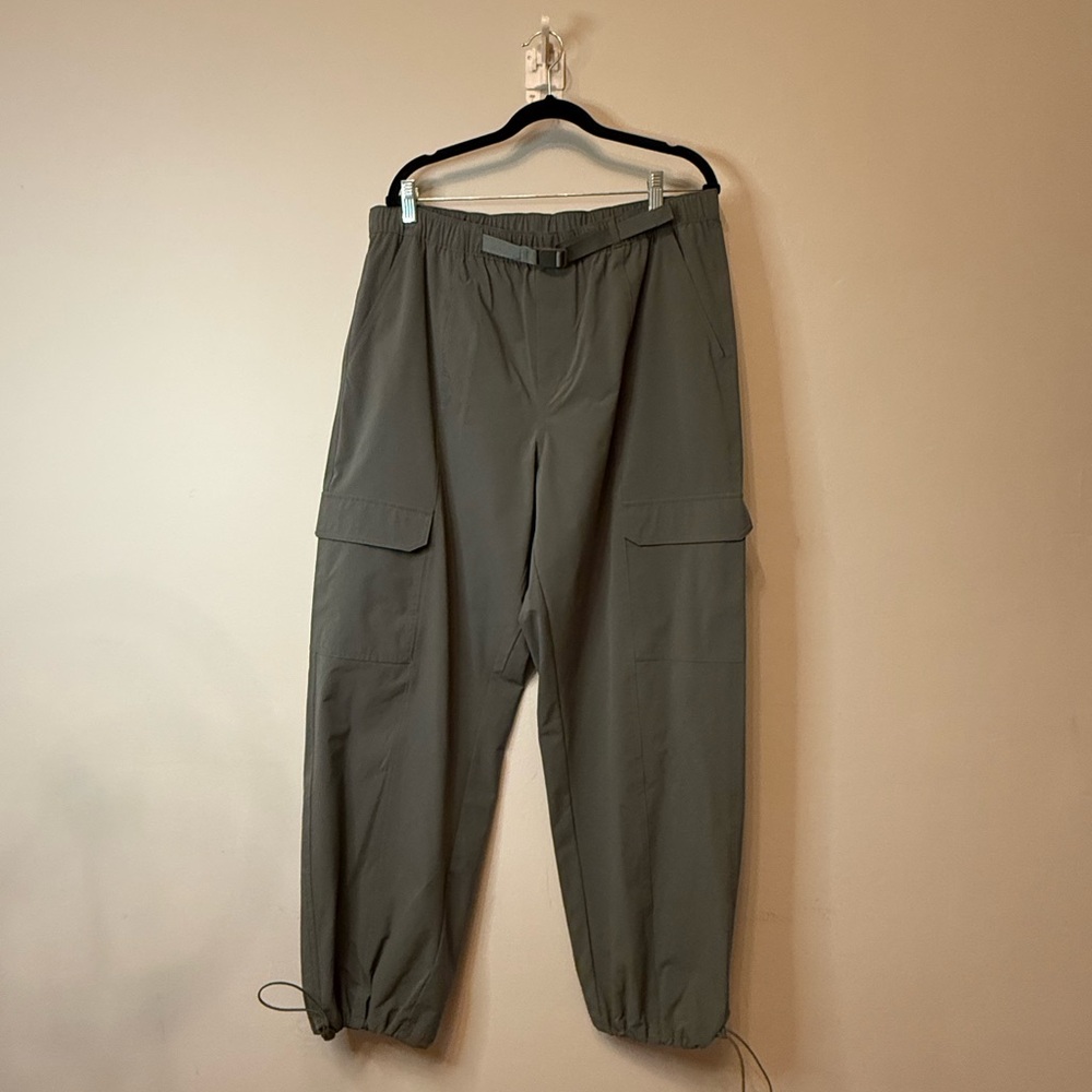 Women’s Olive Cargo Jogger Pants - Size L